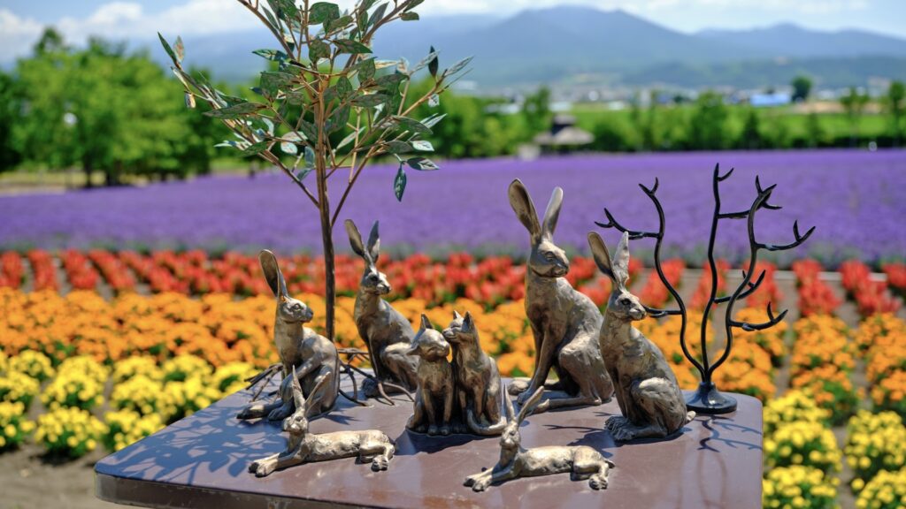 ラベンダーの花には虫が寄ってくるという声も