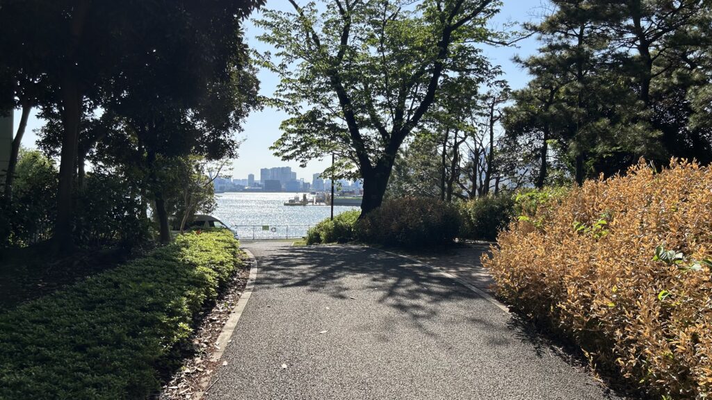 新木場公園:芝生×釣り×昼寝の静寂エリア