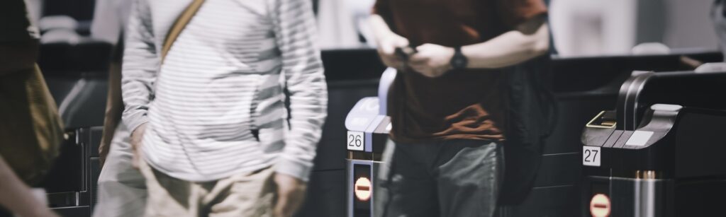 定期券は「本人専用」:鉄道会社の明確な規定