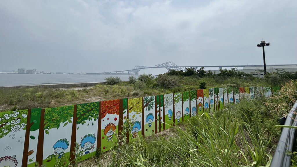 海沿いは釣り可能なスペースが一切ない構造