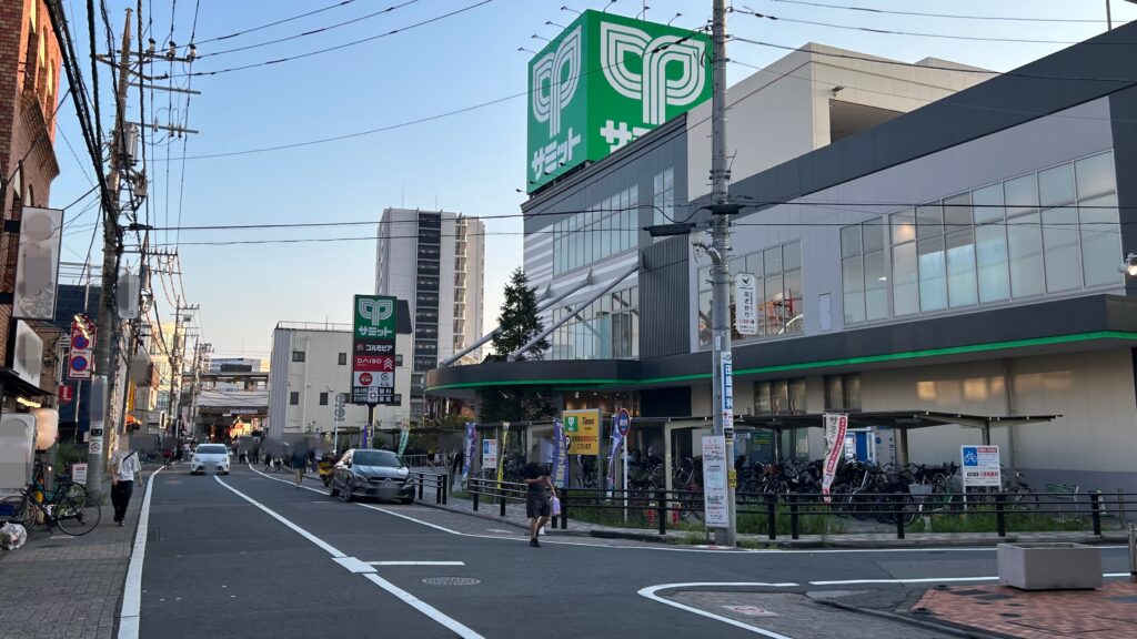 駅前サミットと商店街の利便性