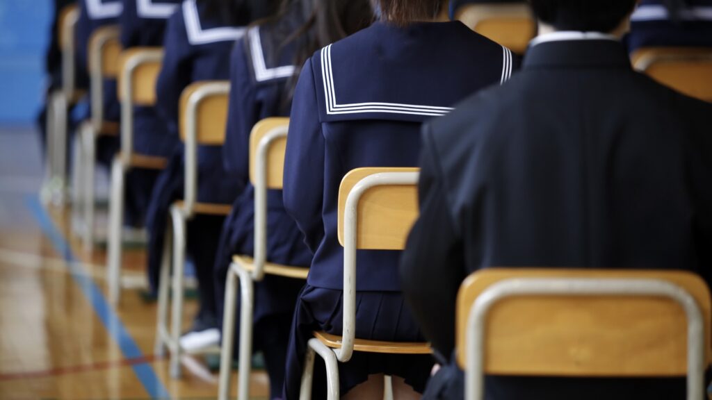 成長途中の顔立ちが未完成だから