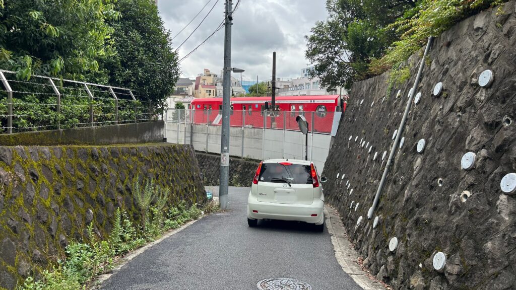 蛙坂に残る谷地形の痕跡