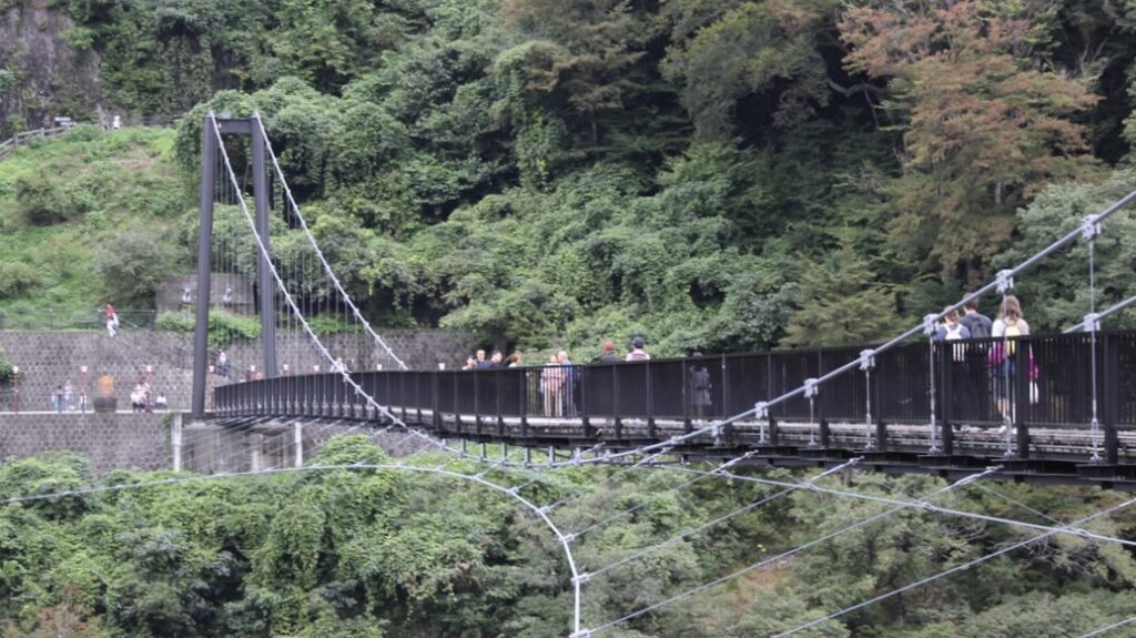 鬼怒楯岩大吊橋や温泉街との組み合わせ