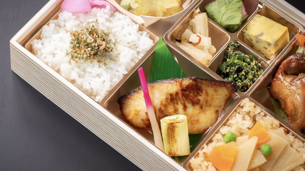 日本の弁当箱文化と比べられるから