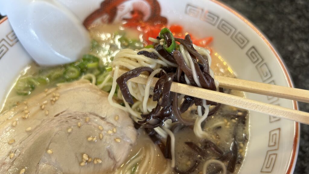 博多の豚骨ラーメンが「臭い」と言われる理由