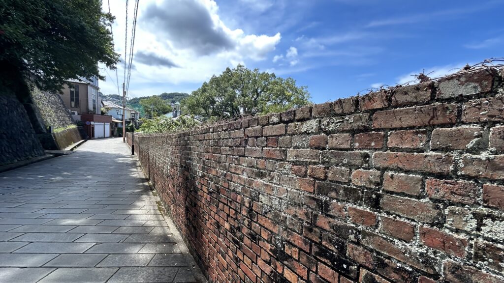 学校や住宅が多くて観光感が弱めだから