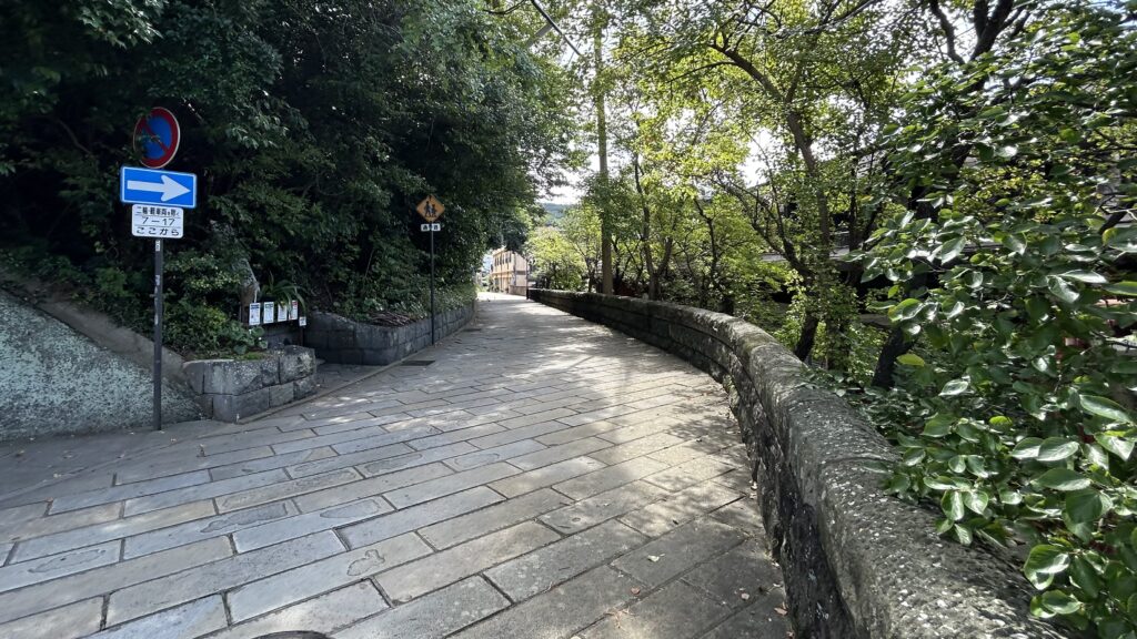 坂を登っても特別な見どころがないから