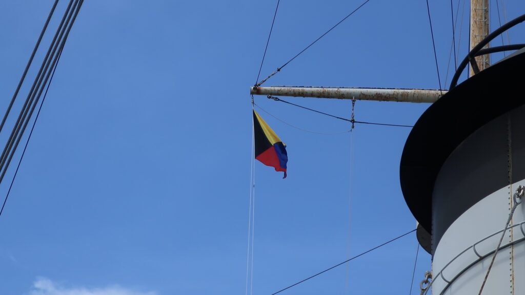 「皇国の興廃この一戦に在り」という伝説の旗