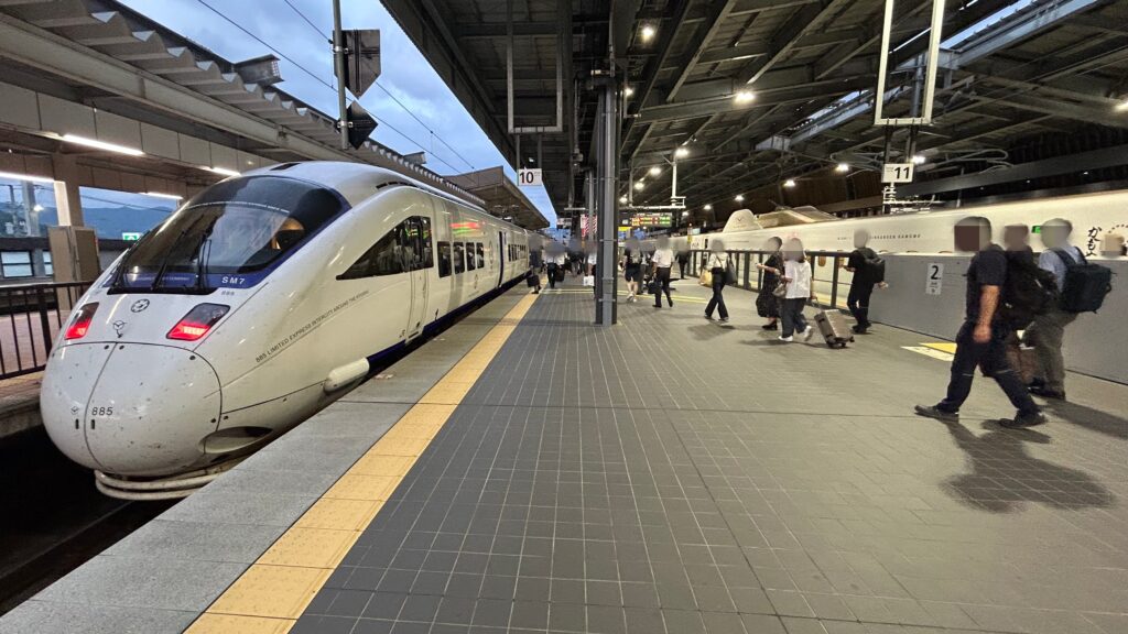 まだ全線開通していないトホホな新幹線