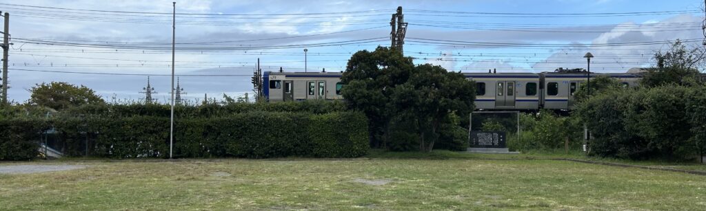 崖下の吉倉公園が休憩とバス待ちにベスト