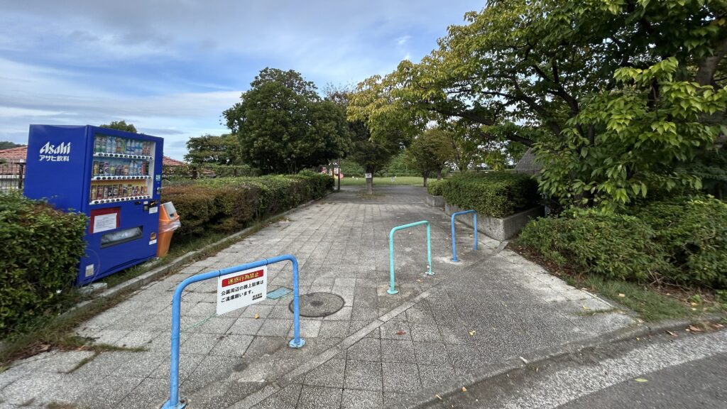 横須賀の海軍基地を見下ろす丘の上の公園