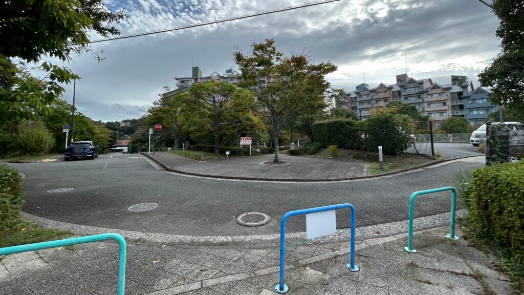 横須賀の海軍基地を見下ろす丘の上の公園