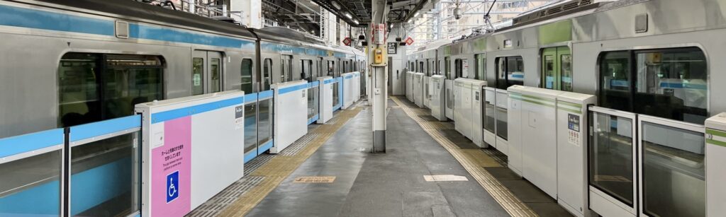 京浜東北線のドアが開く方向を見るポイント