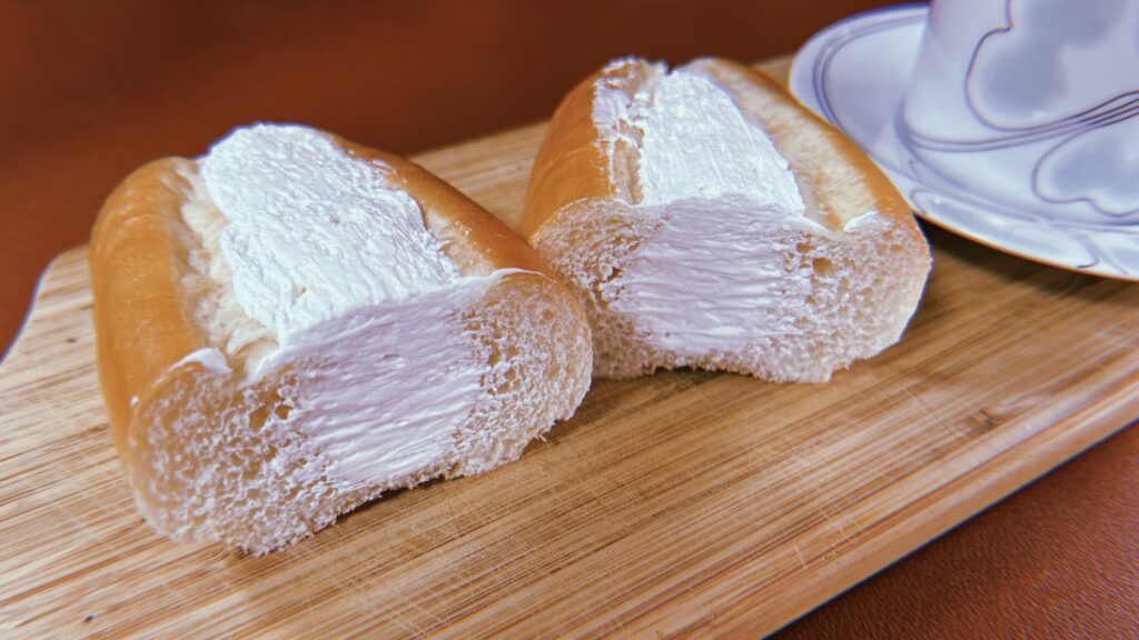 食べた瞬間に口がクリームに沈んでいく「底なし沼」