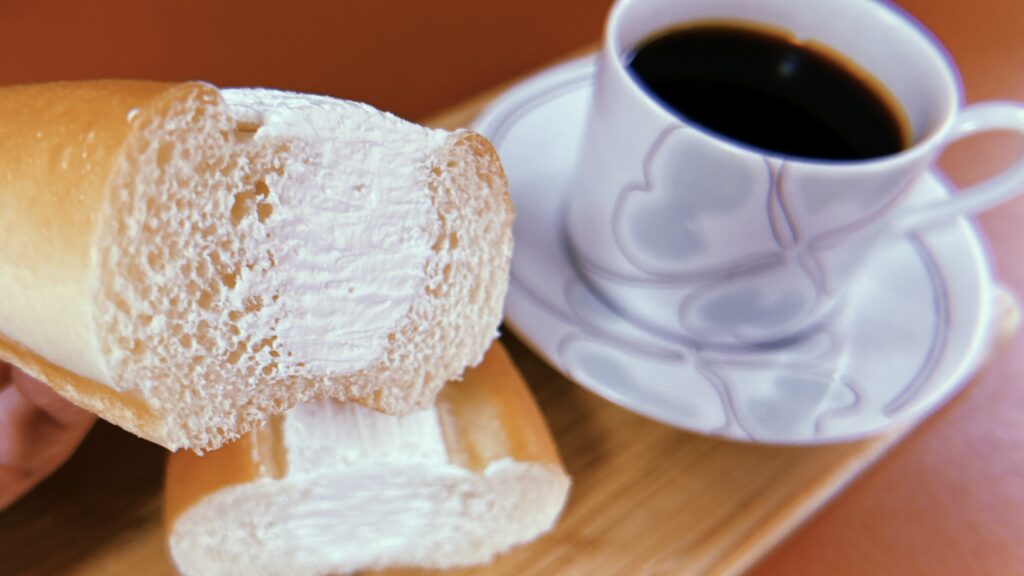 食べた瞬間に口がクリームに沈んでいく「底なし沼」