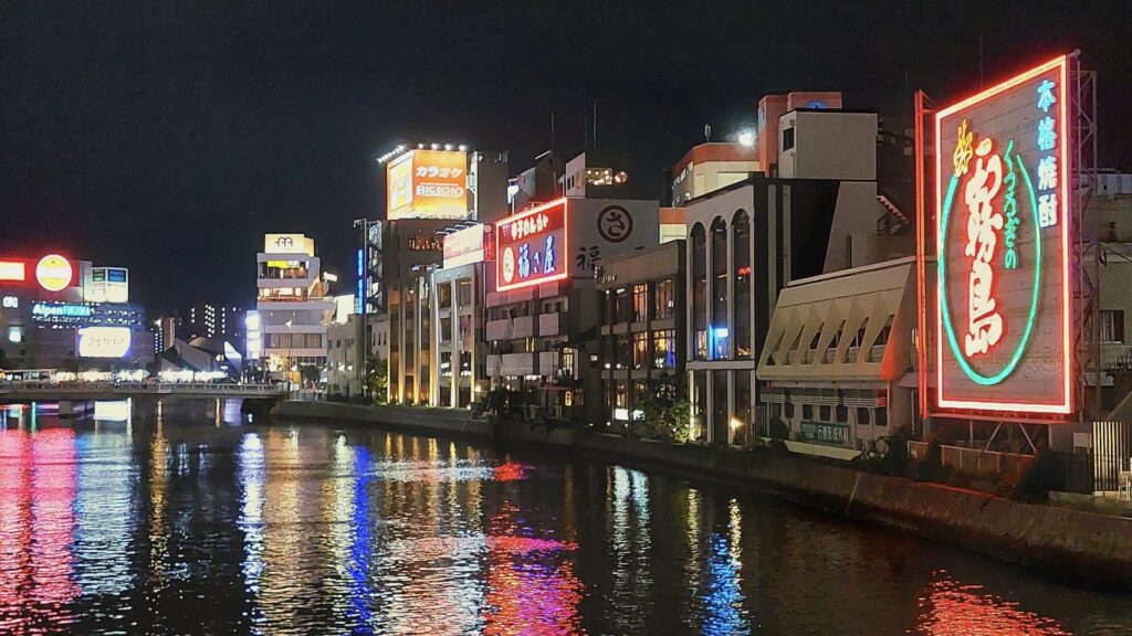 かわいい女子が話してるからそう見える説