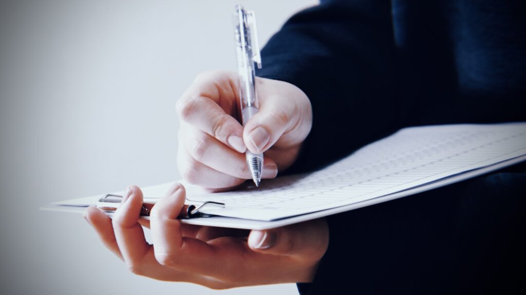 筆圧や書き方の特性が男性の文字に影響する