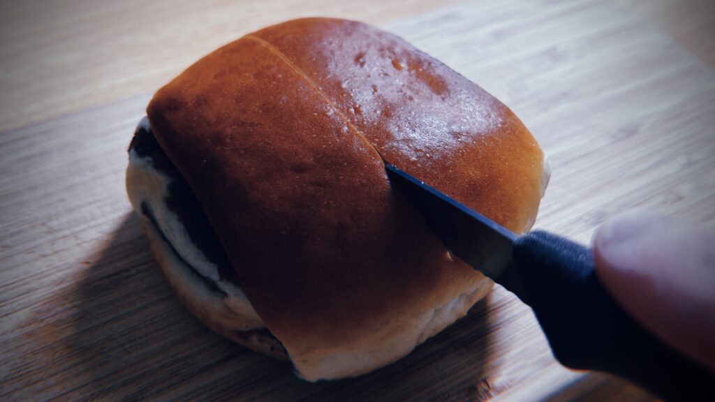 新感覚!サクサク生地と粒あんの一体構造