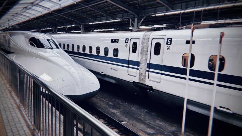 新幹線の車内で電波が悪い理由とは？