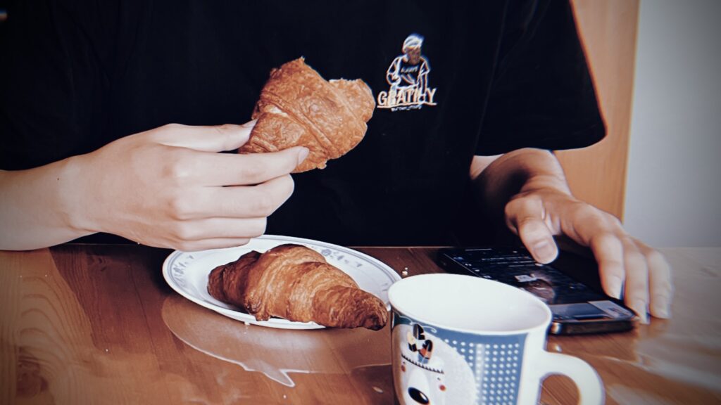 食事中のスマホがダメ！の「よくある理由」