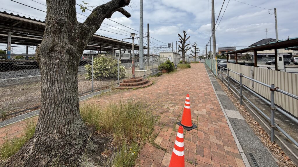 コンビニもホテルもない絶望駅