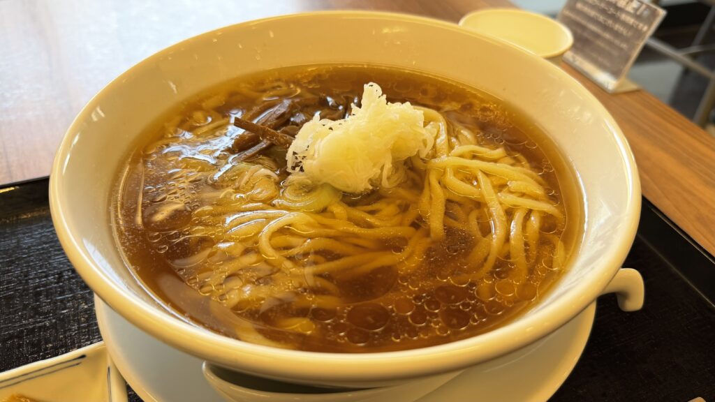 守谷駅フードコートのラーメン：読めない店名「名代十割手繰り重兵衛」の中華そば