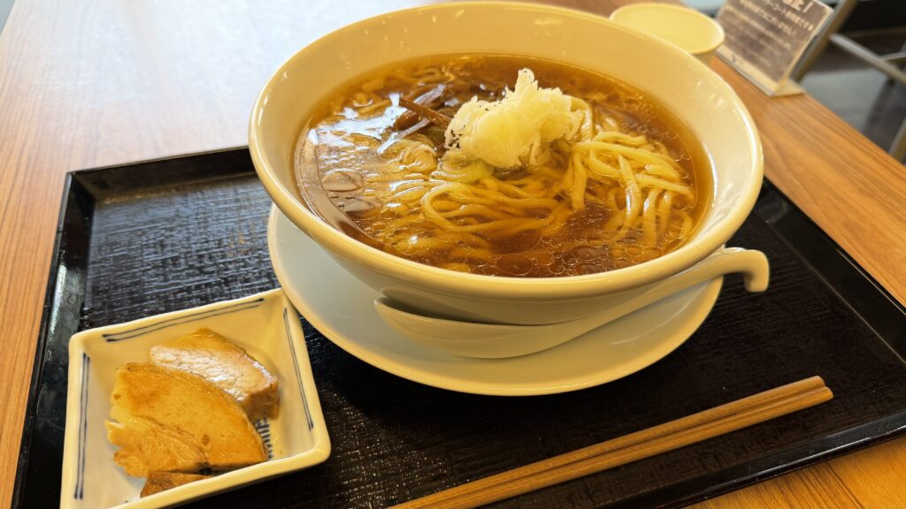 フードコートで食べてる人に話を聞いてみた